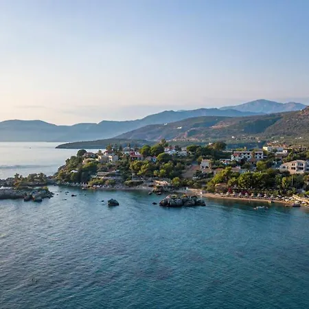 Chrysanthi Apartment *