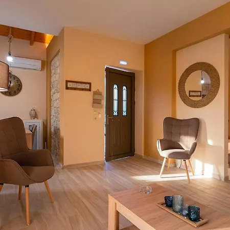 Chrysanthi Apartment *